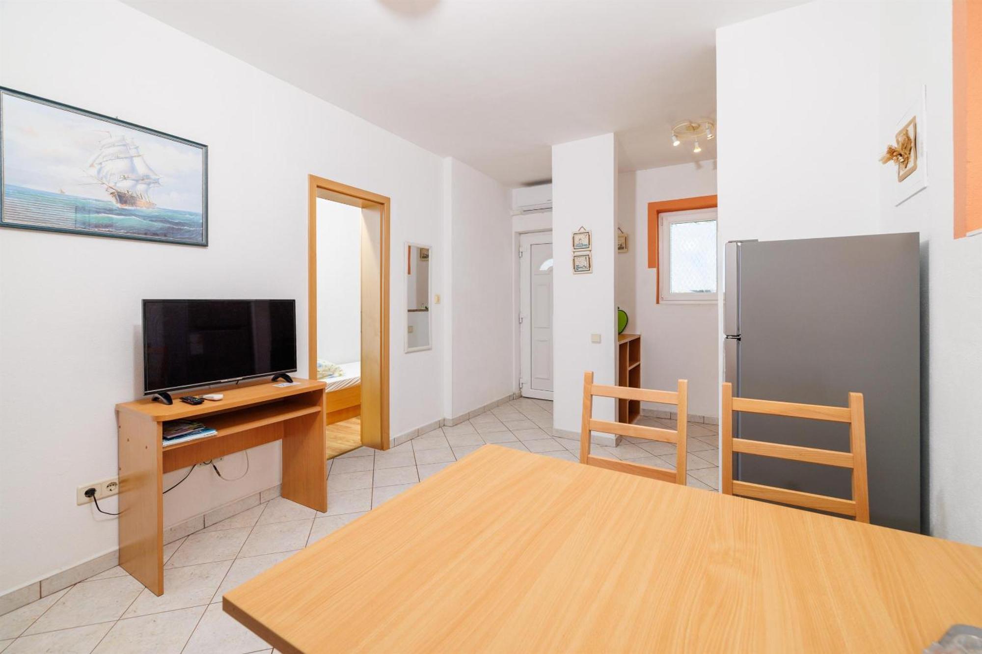 Apartment Julija Повіле Екстер'єр фото