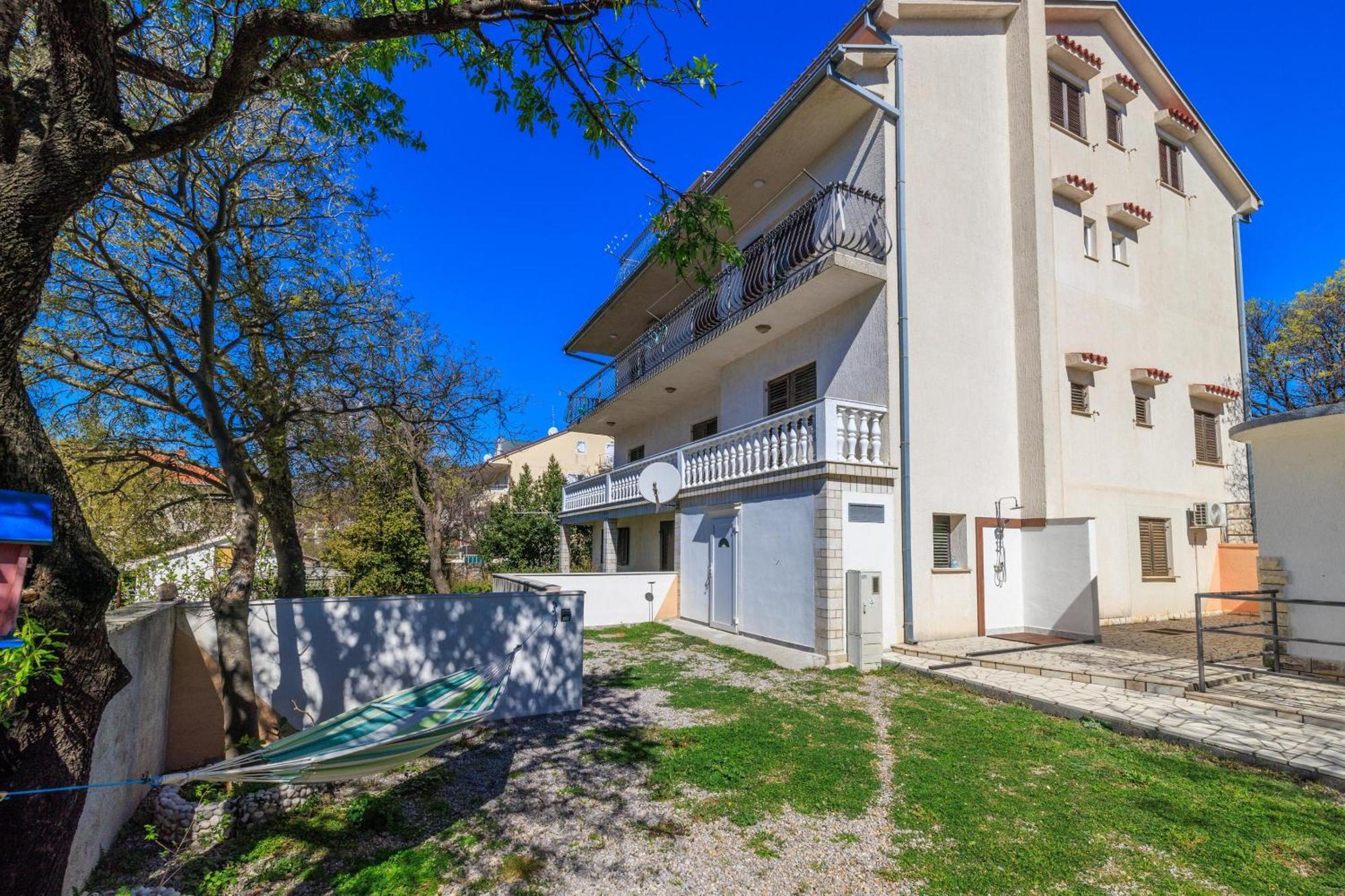 Apartment Julija Повіле Екстер'єр фото